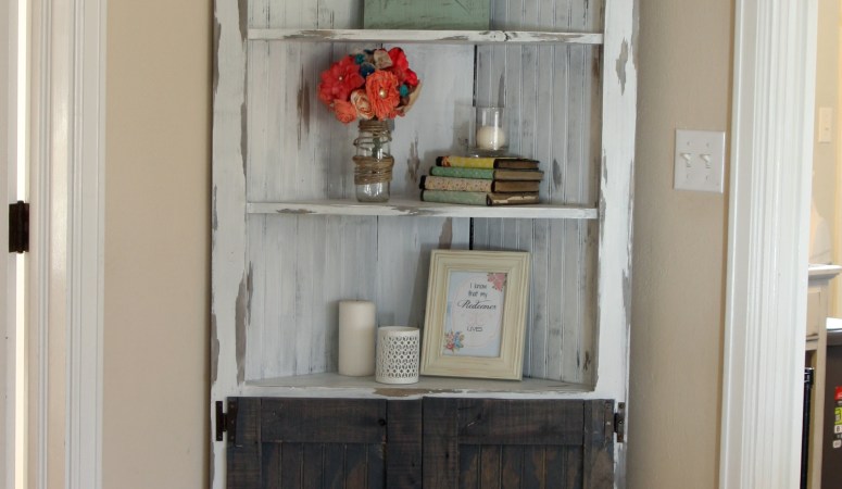 Every home has one: that small corner that’s impossible to furnish or decorate. If you are out of ideas for your awkward corner, look no further than this tutorial on how to make a beautiful Corner Cabinet, which sports function and style!