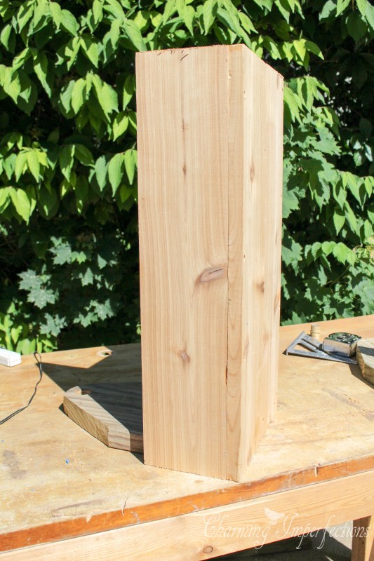 Inspired by Joanna Gaines, this shabby chic tool crate is an easy DIY and will bring charm to your living room. Get the full tutorial here!