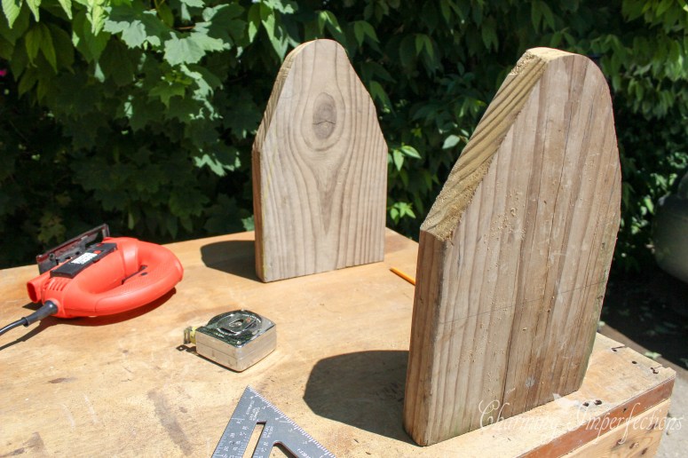Inspired by Joanna Gaines, this shabby chic tool crate is an easy DIY and will bring charm to your living room. Get the full tutorial here!