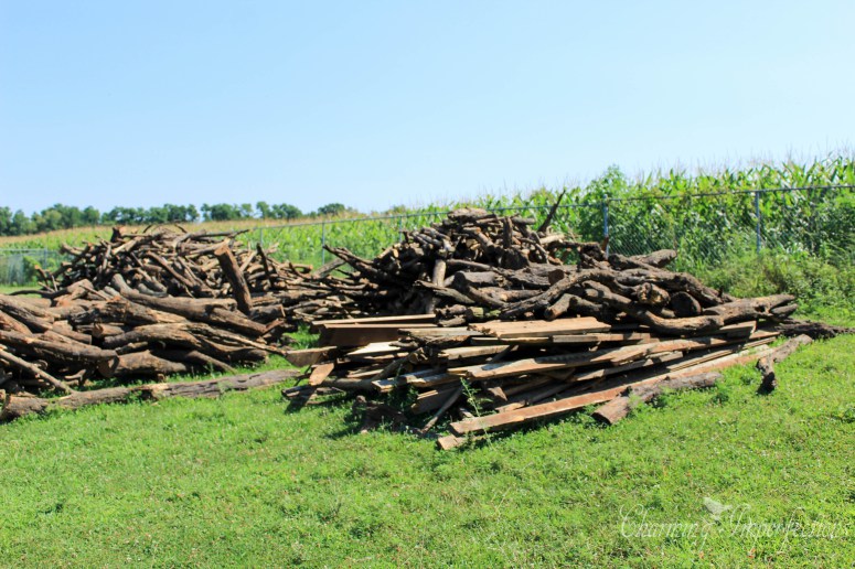 DIY Farmhouse Table with 2 style options for legs!