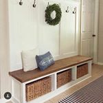 Isn't this entry bench great from @littleredbrickhouse? I would have people over all the time to show it off ;) #farmhouse