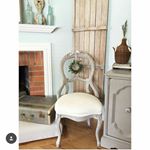 Love everything about this picture from Kendra @momtique 's feed! What is your favorite part? Mine is the color of that wood in the background.